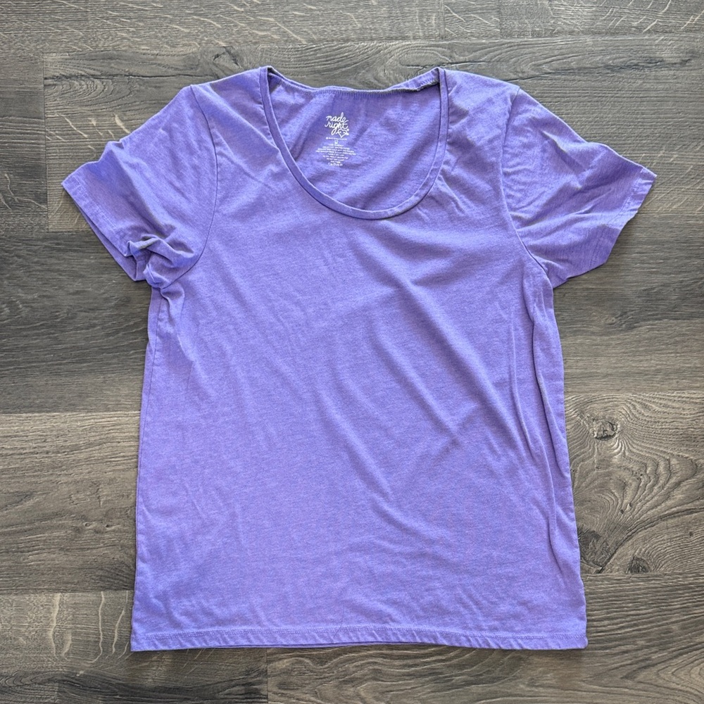 Scoop Neck Short Sleeve Tee in Lavender by Daily Ritual